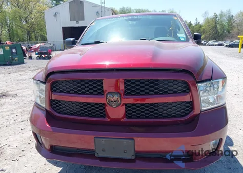 2018 Ram 1500 Express 4X4 6'4 Box из США, поврежденный, VIN 1C6RR7FG3JS327922